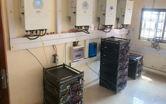 RENOPI 40kva Off Grid Omvormer 65KWH Lifepo4 Batterijsysteem in Kameroen